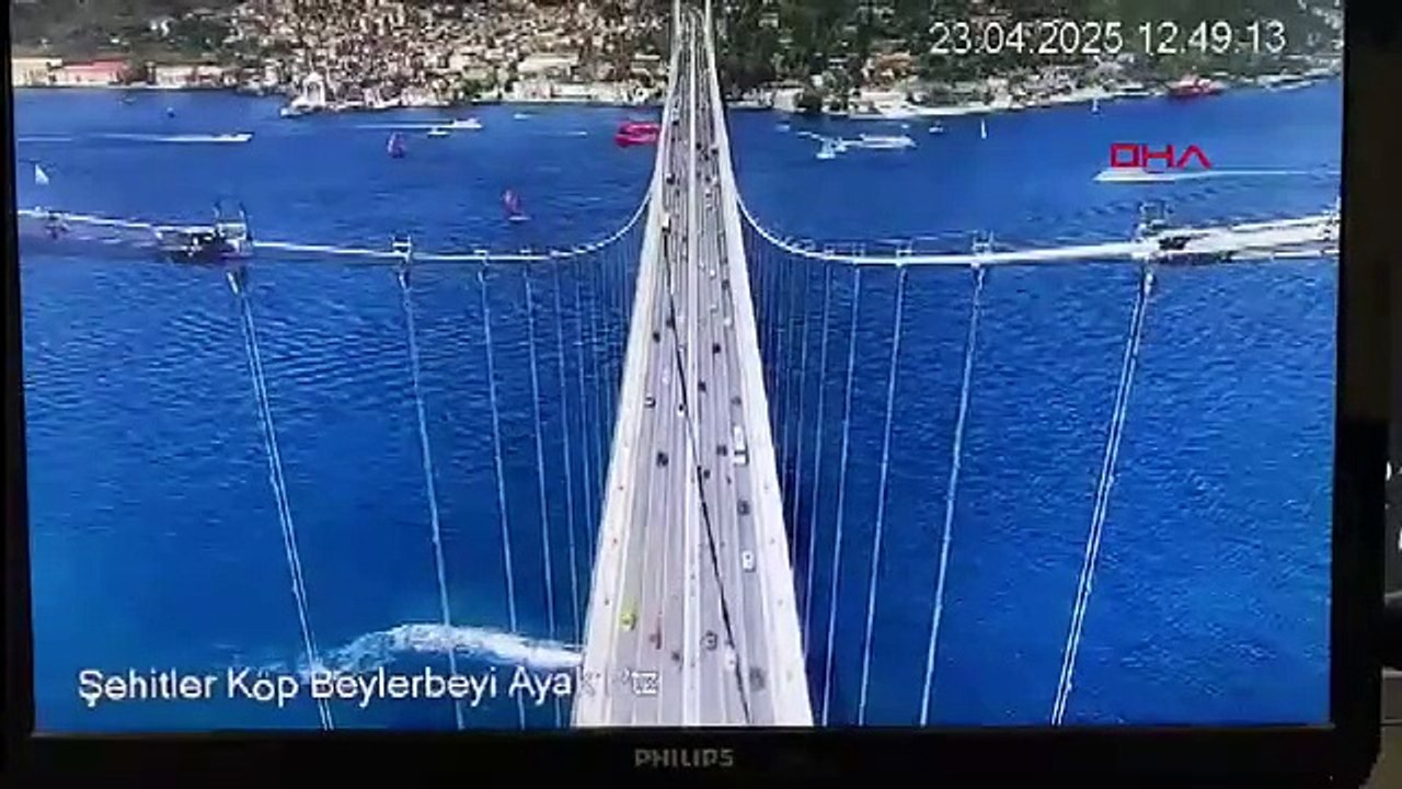 Deprem anı, 15 Temmuz Şehitler Köprüsü'nün kamerasında