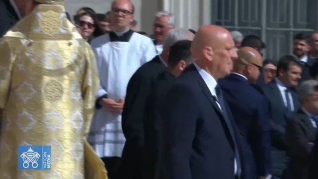 TRUMP y ZELENSKI mantienen una REUNIÓN en ROMA antes del FUNERAL del PAPA