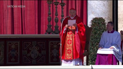 La homilía del funeral por Francisco recuerda sus "innumerables" esfuerzos por los refugiados