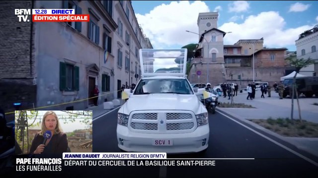 Le cercueil du pape François quitte le Vatican à bord de la Papamobile en direction de la basilique Sainte-Marie-Majeure