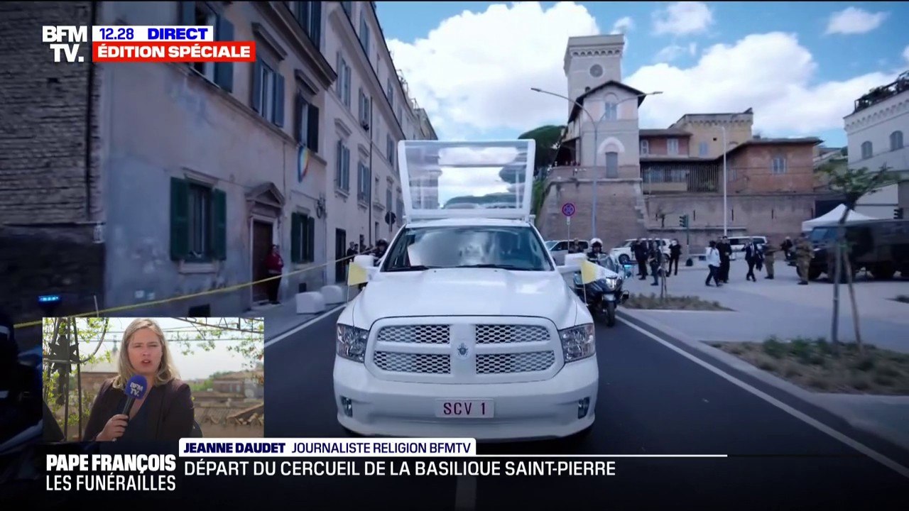 Le cercueil du pape François quitte le Vatican à bord de la Papamobile en direction de la basilique Sainte-Marie-Majeure