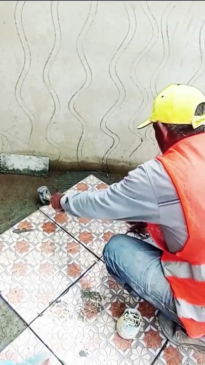 How to install ceramic floor tiles professionally – from start to finish!#tiles #ceramic