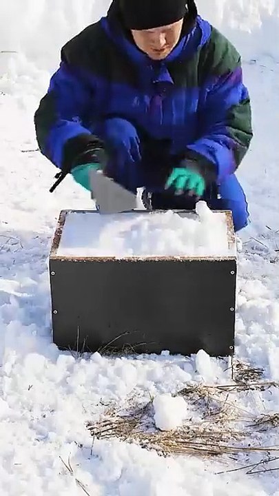 ❄️ DIY Sauna from Snow
