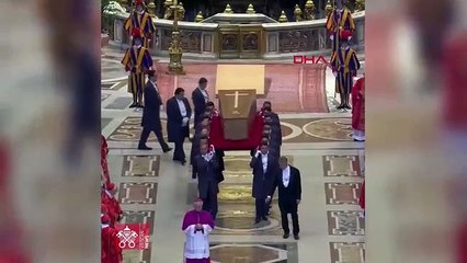 Dünyanın gözü Vatikan'da! Papa'nın cenazesinde mahşeri kalabalık