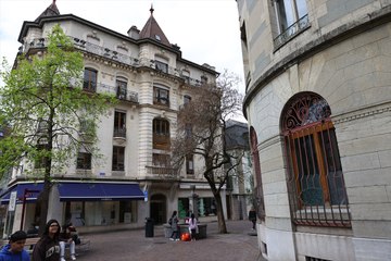 Julius Caesar Kurdu: Cenevre'ye Yakın Tarihi ve Doğal Güzellikler 🚶‍♂️