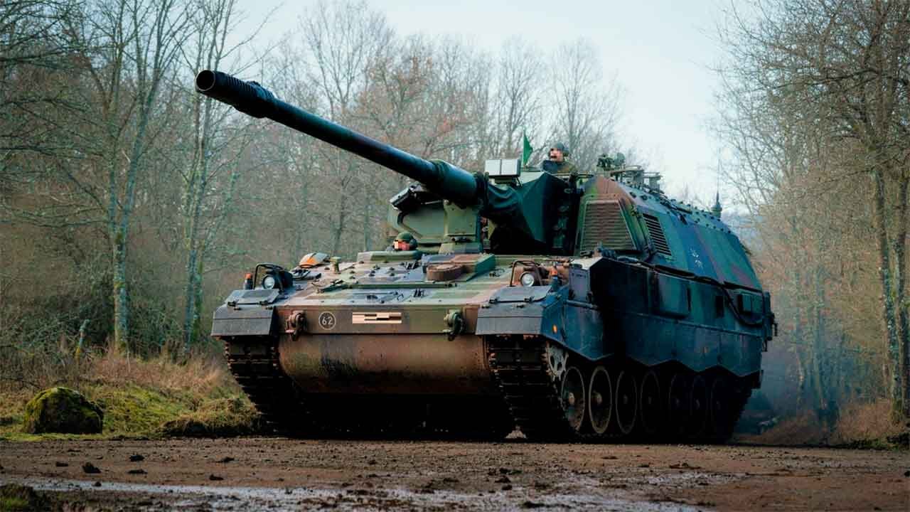 Video: pzh 2000 der 43. artilleriebrigade im einsatz gegen invasoren