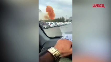 Iran, il momento dell'esplosione nel porto Shahid Rajaei