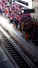 ¡LA CONFIANZA DEL BARÇA Y LA DUDA DEL MADRID! 😱🚅 Aficionados rumbo a la Final de la Copa del Rey 🏆