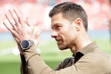 Xabi Alonso, ovacionado por la afición del Leverkusen: "Es bonito sentir el cariño"