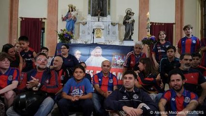 Football fans honor Pope Francis with memorial mass