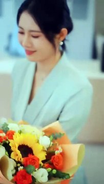 The dog of a man abandoned her for not being able to have children, and couldn't resist the temptation of his pregnant mistress. Afterward, he not only told her to be magnanimous but also made her leave with nothing. She signed the divorce papers, quickly