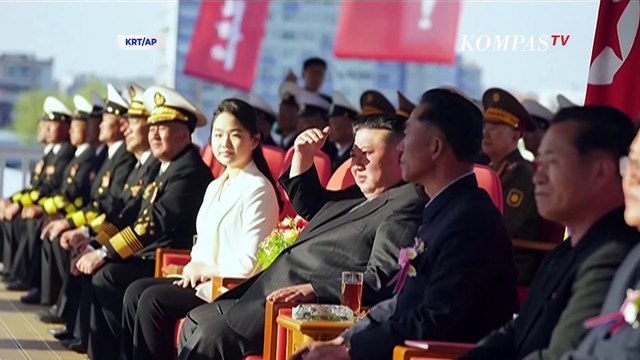 Pemimpin Korut Kim Jong-un Pamer Kapal Perang Seberat 5000 Ton Bareng Putrinya