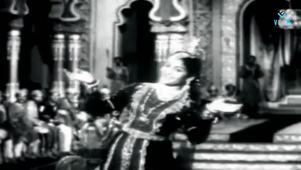 Zamana yeh samjha ke hum peeke aaye