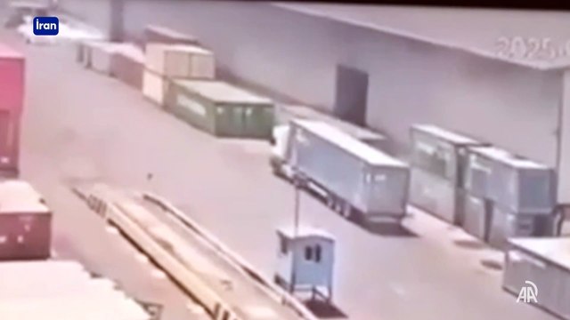 İran'ın Basra Körfezi kıyısında yer alan Bender Abbas Limanı'nda şiddetli patlama