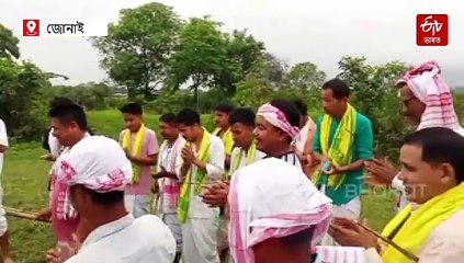 সোণোৱাল কছাৰীয়ে দহটা গাঁঠি থকা বাঁহ টকা মাৰিসহ উটুৱাই দিলে নদীত