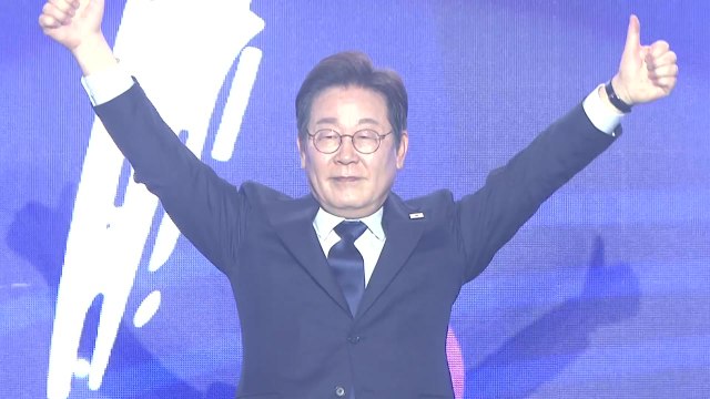 이재명, 민주 경선 최종 득표 89.77% 압승...김동연 7% 김경수 3% / YTN