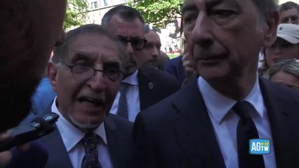 A Milano la commemorazione per Sergio Ramelli, La Russa al cronista: «Vai via, non parlo di saluti romani»
