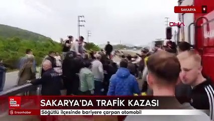Sakarya'da otomobil bariyerlere saplandı