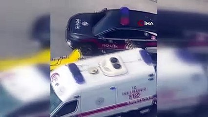 İstanbul'da fırtınada uçan panolar bir kişiyi yaraladı