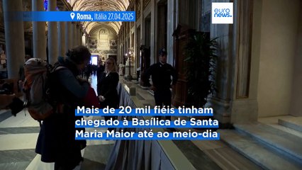 Milhares de fiéis fazem fila para visitar o túmulo do Papa Francisco