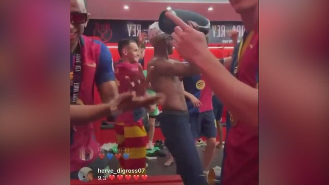 La celebración del Barça en le vestuario: locura absoluta del campeón