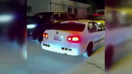 Balkondan hortumla su tuttu! Yüksek sesle müzik dinlediklerine pişman oldular