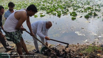 अमृतम जलम अभियान: सांसद ने तगाड़ी-फावड़ा लेकर श्रमदान के साथ अभियान का किया शुभारंभ