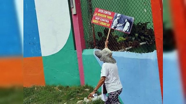 Las pancartas de la marcha de los grupos de izquierda