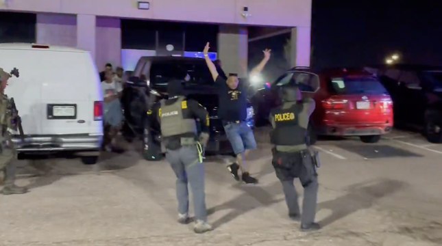 Más de 100 inmigrantes indocumentados detenidos en un club nocturno en Colorado