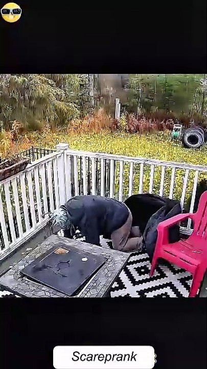 #pranks #scared #jumpy #fun #funny #eprank #prank #funnyvideos #bushman #jumpscare #fail  #scarecam