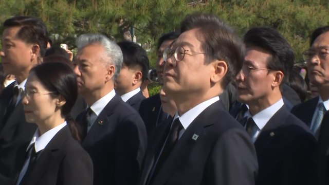 이재명, 현충원 참배…대선 후보 선출 뒤 첫 일정 / YTN