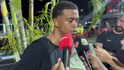 Autor do gol de empate do Vitória, Carlinhos fala sobre cobranças e abre o jogo sobre possível saída