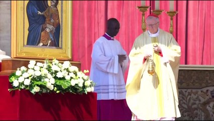 La primera misa tras el funeral del Papa congrega a 200.000 personas en el Vaticano