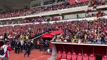Amatör lig maçında Süper Lig takımlarını kıskandıracak manzara!