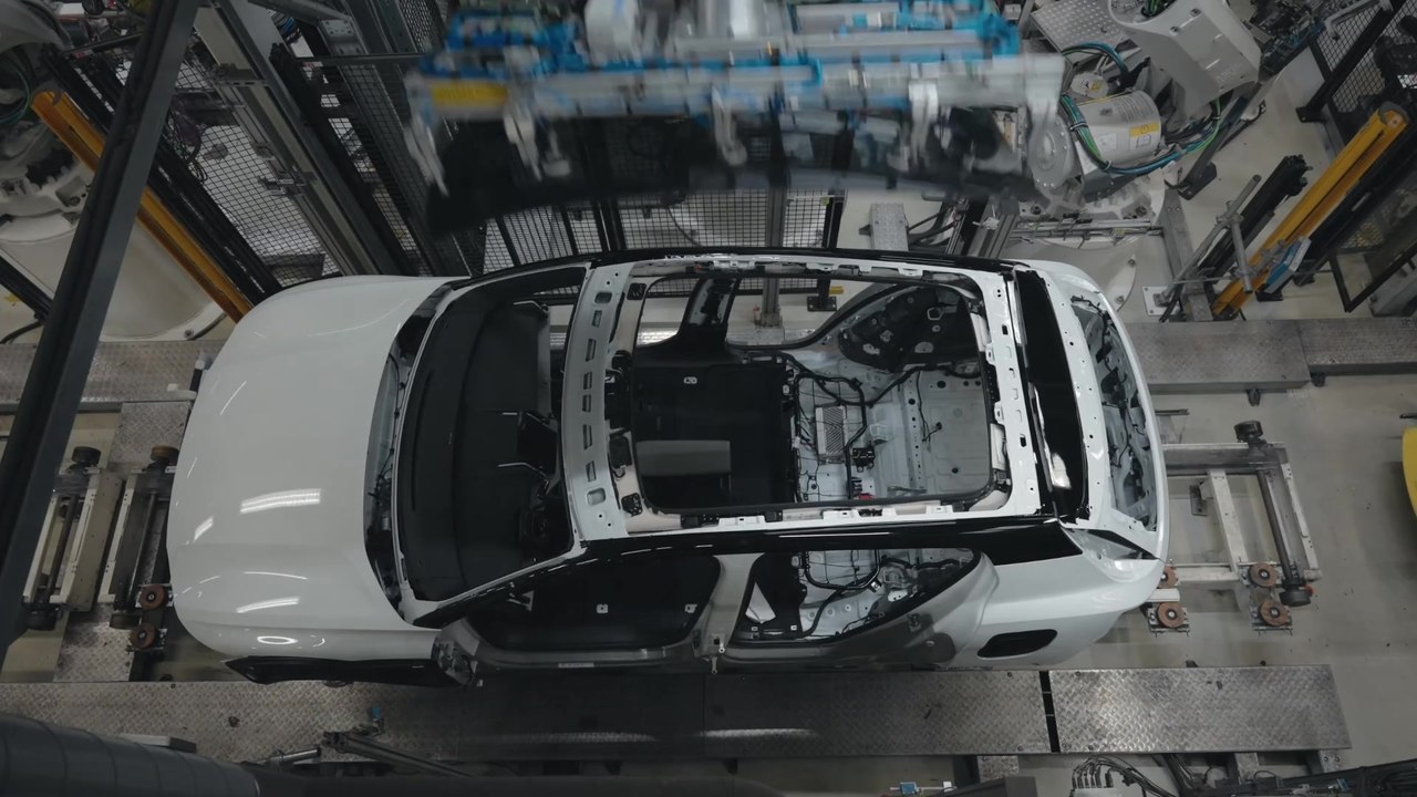 Produktion des vollelektrischen Volvo EX30 in Europa angelaufen
