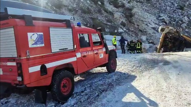 Carrara, muore operaio precipitato con un dumper: il punto della tragedia