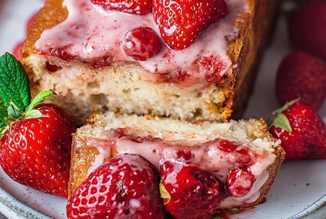 Ce gâteau moelleux aux fraises, à faire en moins de 20 min, est parfait pour changer des fraises au sucre