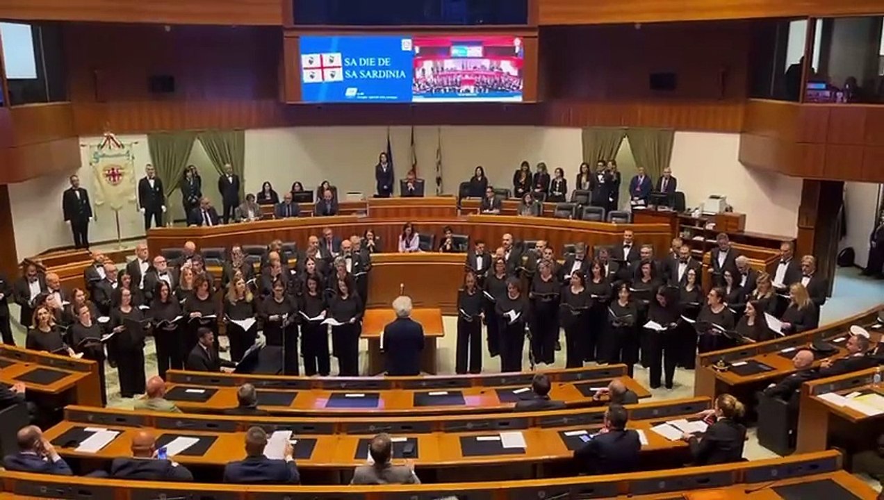 Sa die de sa Sardigna, il coro del teatro Liric...
