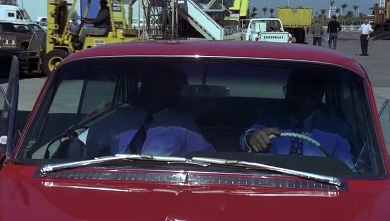 Zwei außer Rand und Band | 1977 ‧ Komödie/Action ‧ 1 h 38 min - video  Dailymotion, image size:1270x720