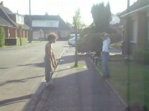 SAUT DE DETENTE DE MINI COMMERMAN & BLACKNO