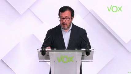 José Antonio Fúster sufre el apagón en directo y saca un mechero