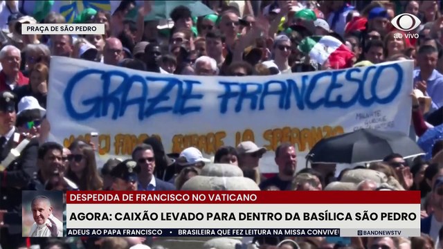 Caixão do Papa Francisco deixa a Praça São Pedro