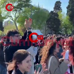 Cumhuriyet alandan bildiriyor... Liseliler haksızlığa karşı eylemde: Üniversitelilerden, eyleme büyük destek