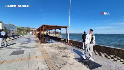 Marmara Denizi'nde şiddetli poyraz: Deniz ulaşımı aksadı