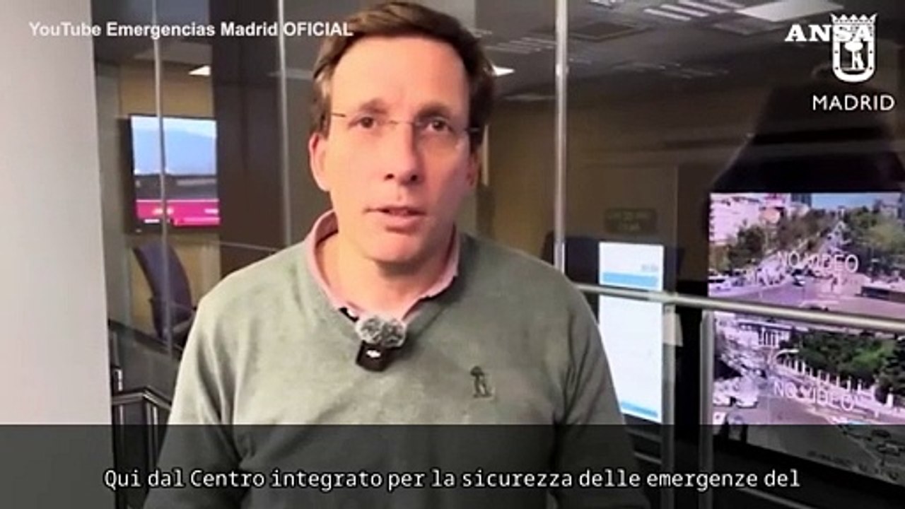 Blackout in Spagna, il sindaco di Madrid: "Rimanete nei vostri appartamenti"