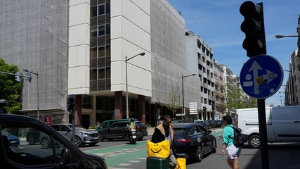 Watch: Huge power outage hits Lisbon causing transport chaos