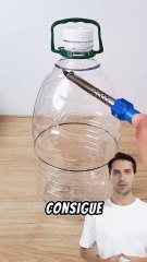 Una manera fácil de hacer un dispensador para baño.