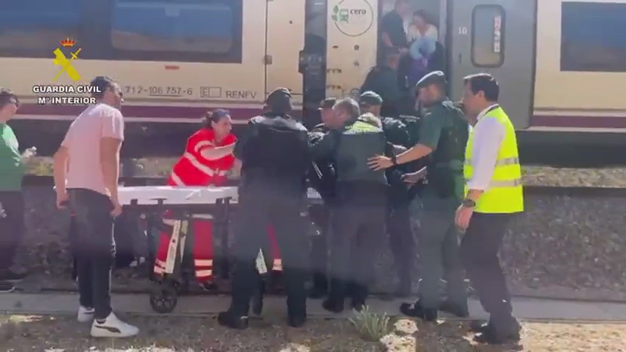 Evacuados 480 pasajeros de un AVE en la localidad de Toro, Zamora