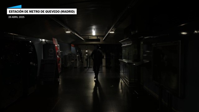 Un día sin luz en el centro de Madrid: caos en el transporte, tiendas apagadas y víveres agotados en los supermercados