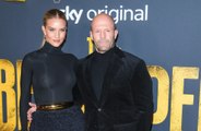 Rosie Huntington-Whiteley no cree que sea 'necesario' casarse con Jason Statham